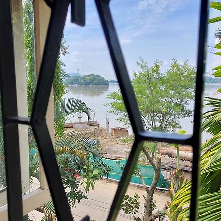 Riverview Guest House غاواهاتي المظهر الخارجي الصورة