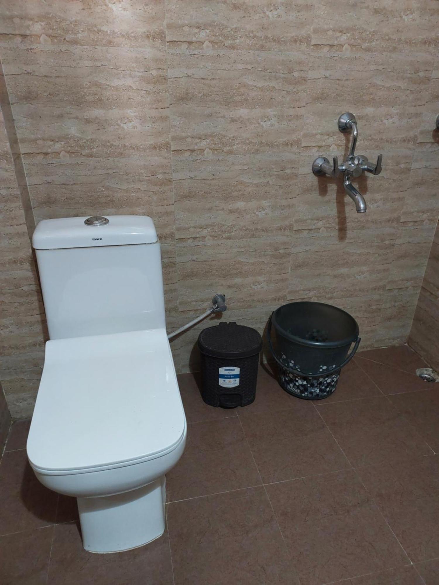 Riverview Guest House غاواهاتي المظهر الخارجي الصورة