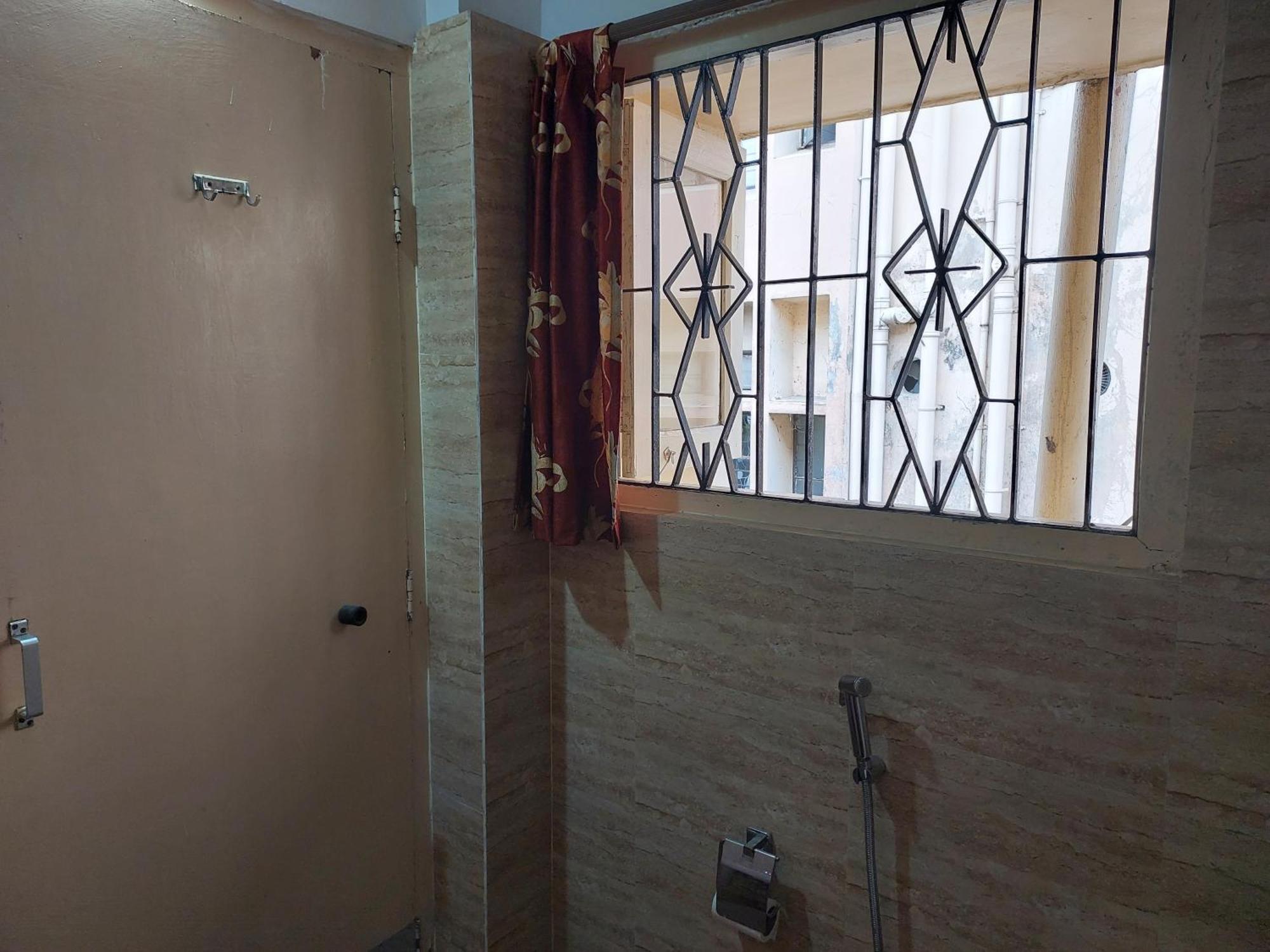 Riverview Guest House غاواهاتي المظهر الخارجي الصورة