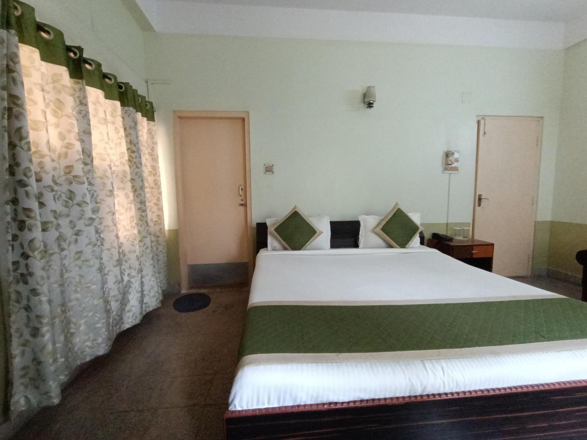 Riverview Guest House غاواهاتي المظهر الخارجي الصورة
